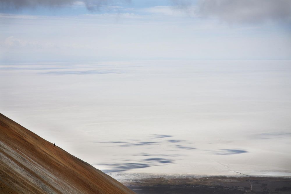 Vue sur le salar d'Uyuni, pendant l'ascension du volcan tunupa, Bolivie