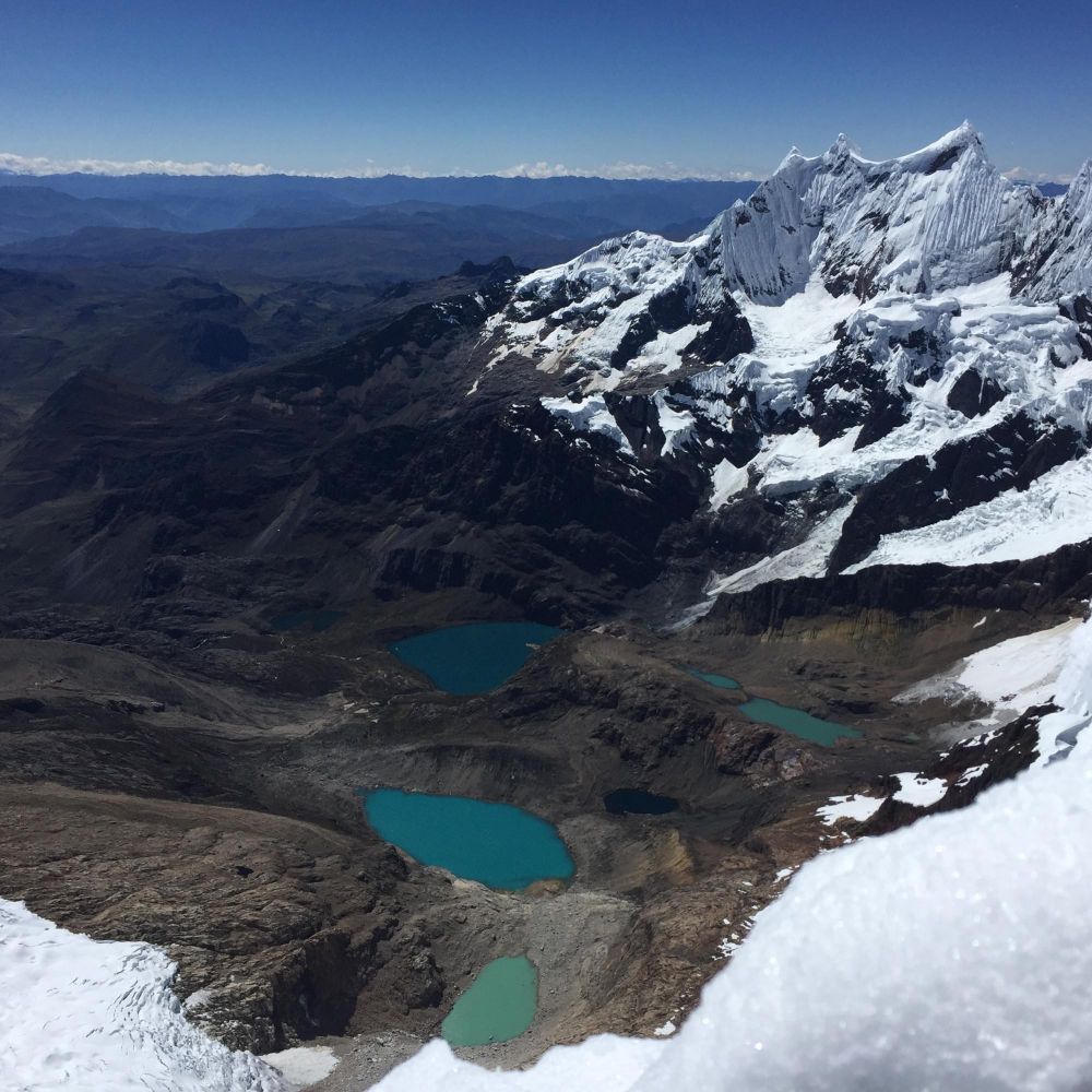 Vue sur les lagunas Safuna, Cordillère Blanche, Pérou