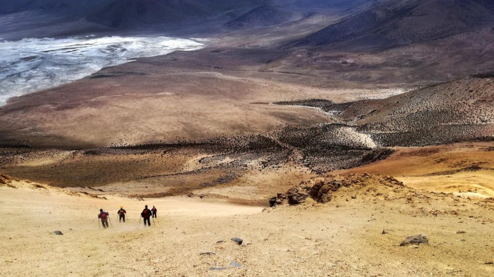 descente du volcan Chiguana, reserve de Lauca, Chili