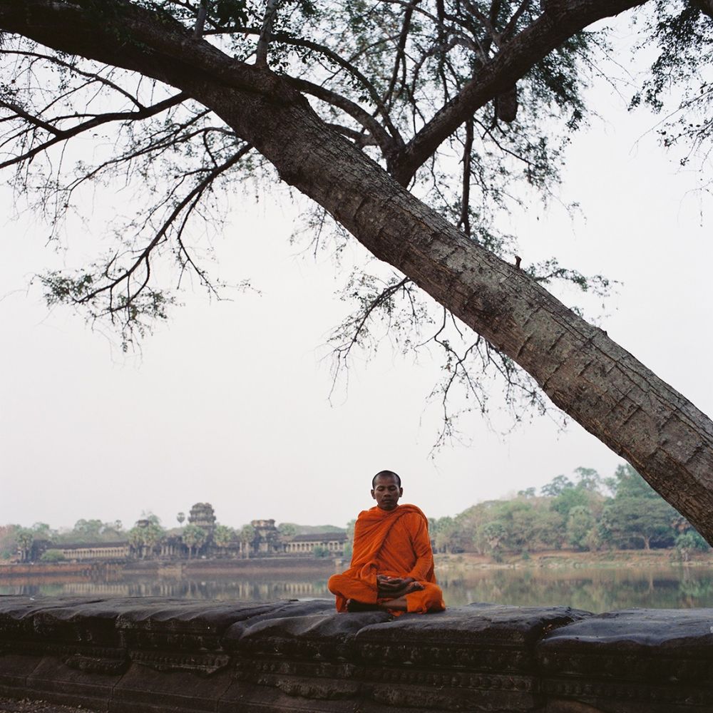 Meditation à Angkor Wat, voyage photographique au Cambodge