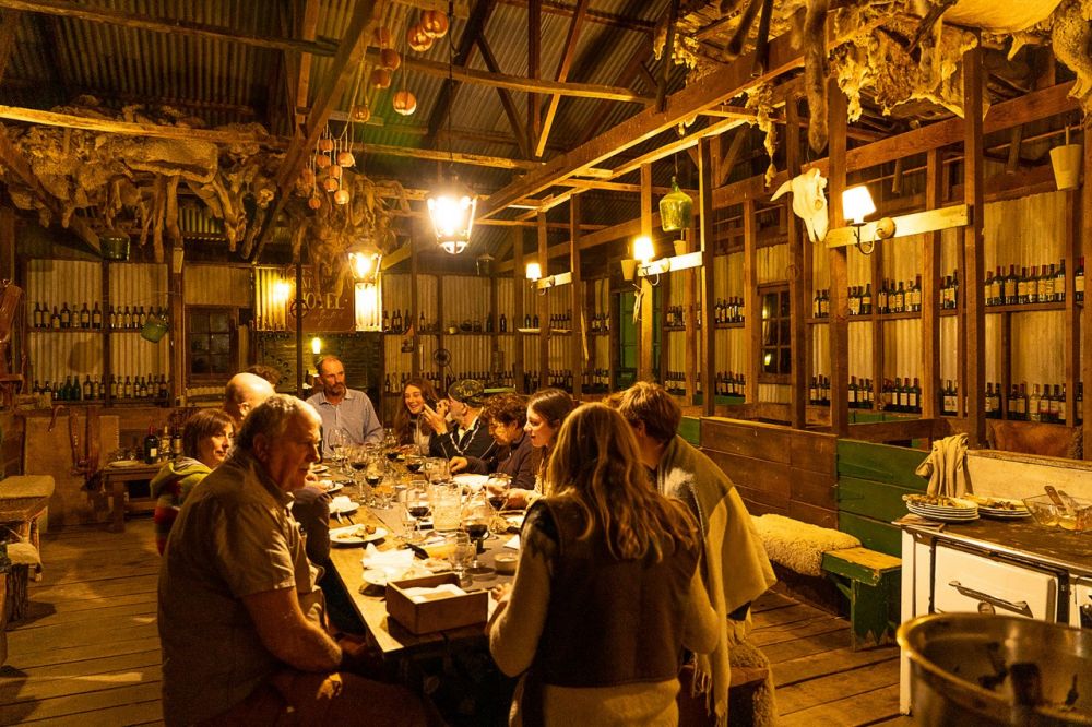 Repas traditionnel dans une estancia de Patagonie