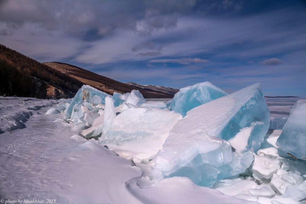 Banquise se formant sur les pourtours du lac