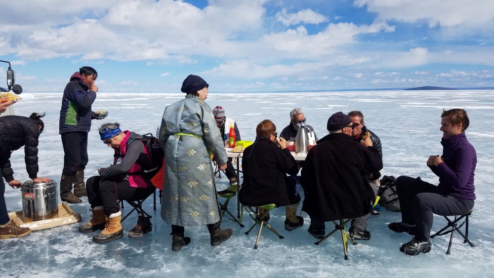 Déjeuner sur la glace vive dulac Khövsgöl