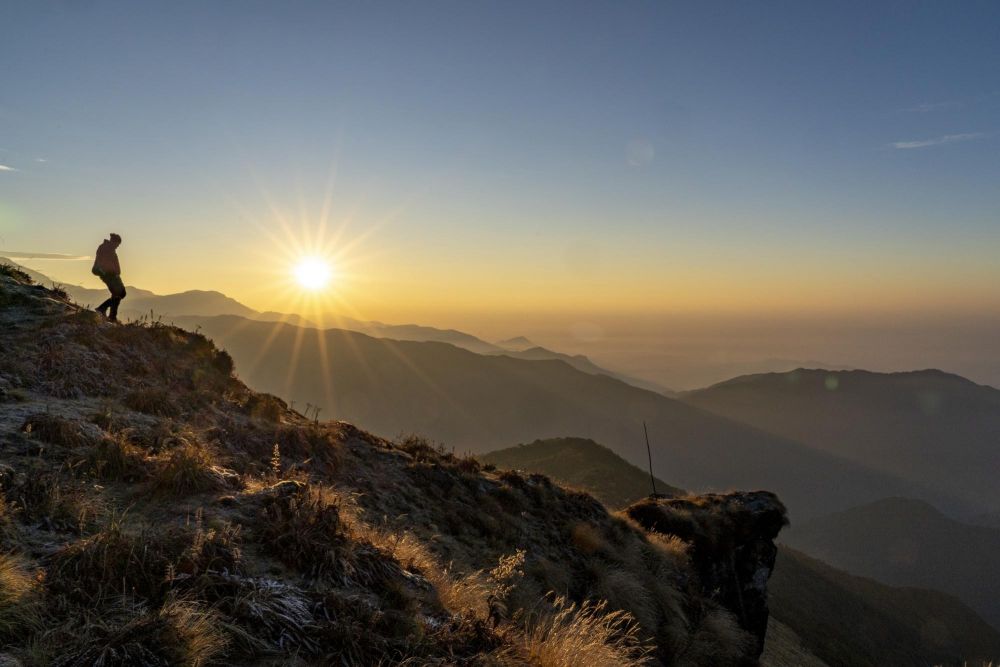 Le soleil se lève sur le trek des balcons des Annpurnas, au Népal