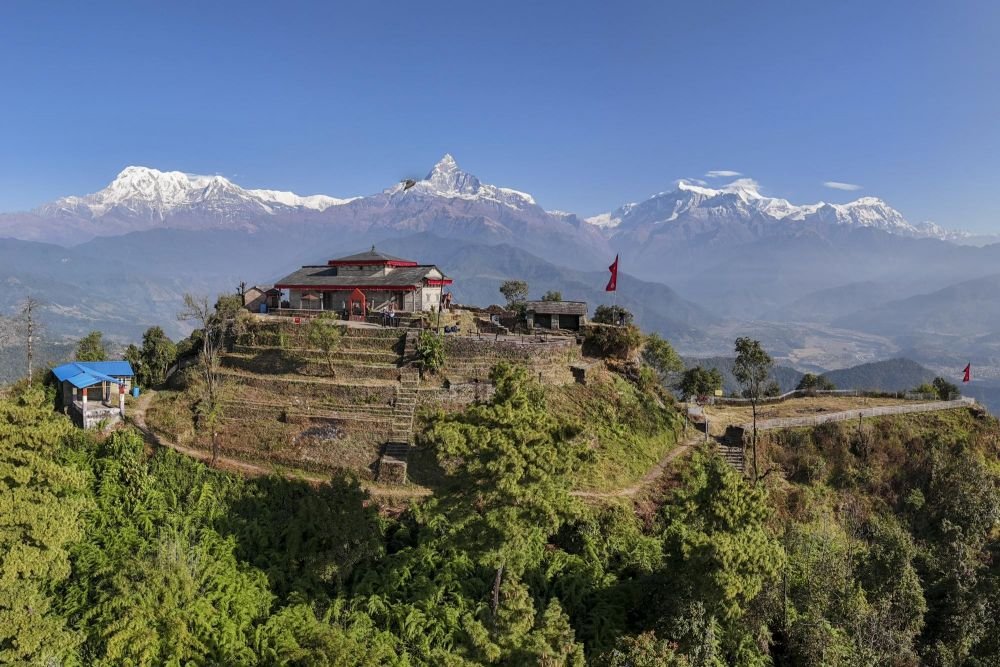 Sur la crête en chemin à Pokhara, dernier jour de marche sur ce trek au Népal