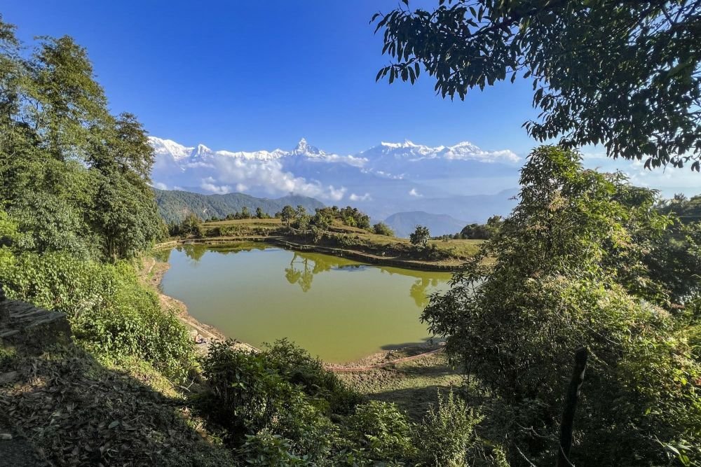 Lac sacré face au massif des Annapurnas