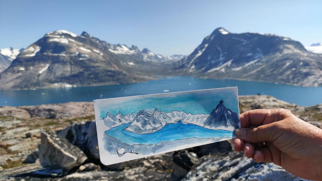 Randonneurs pres du fjord Sermilik au Groenland