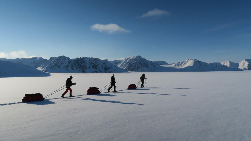 skieurs sur un glacier