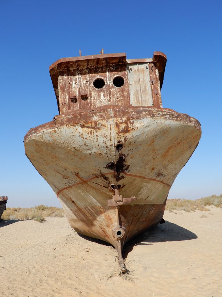 Le cimetière des navires de Muynak, tel un mirage de la Mer d'Aral