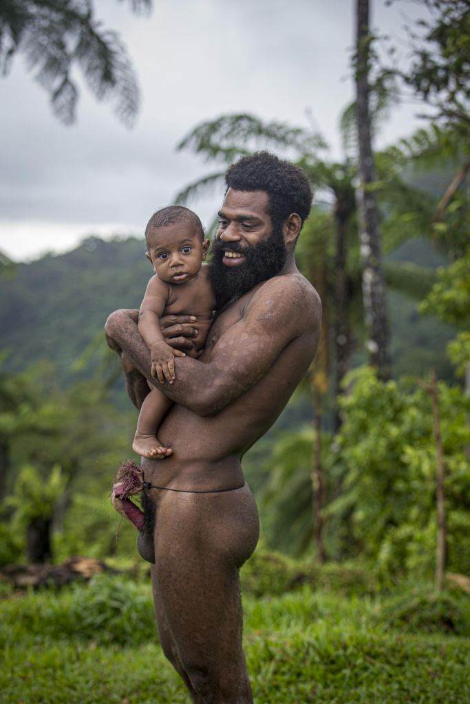 Voyage au Vanuatu : sur l'ile de Pentecôte, les tribus vivent encore de façon traditionnelle